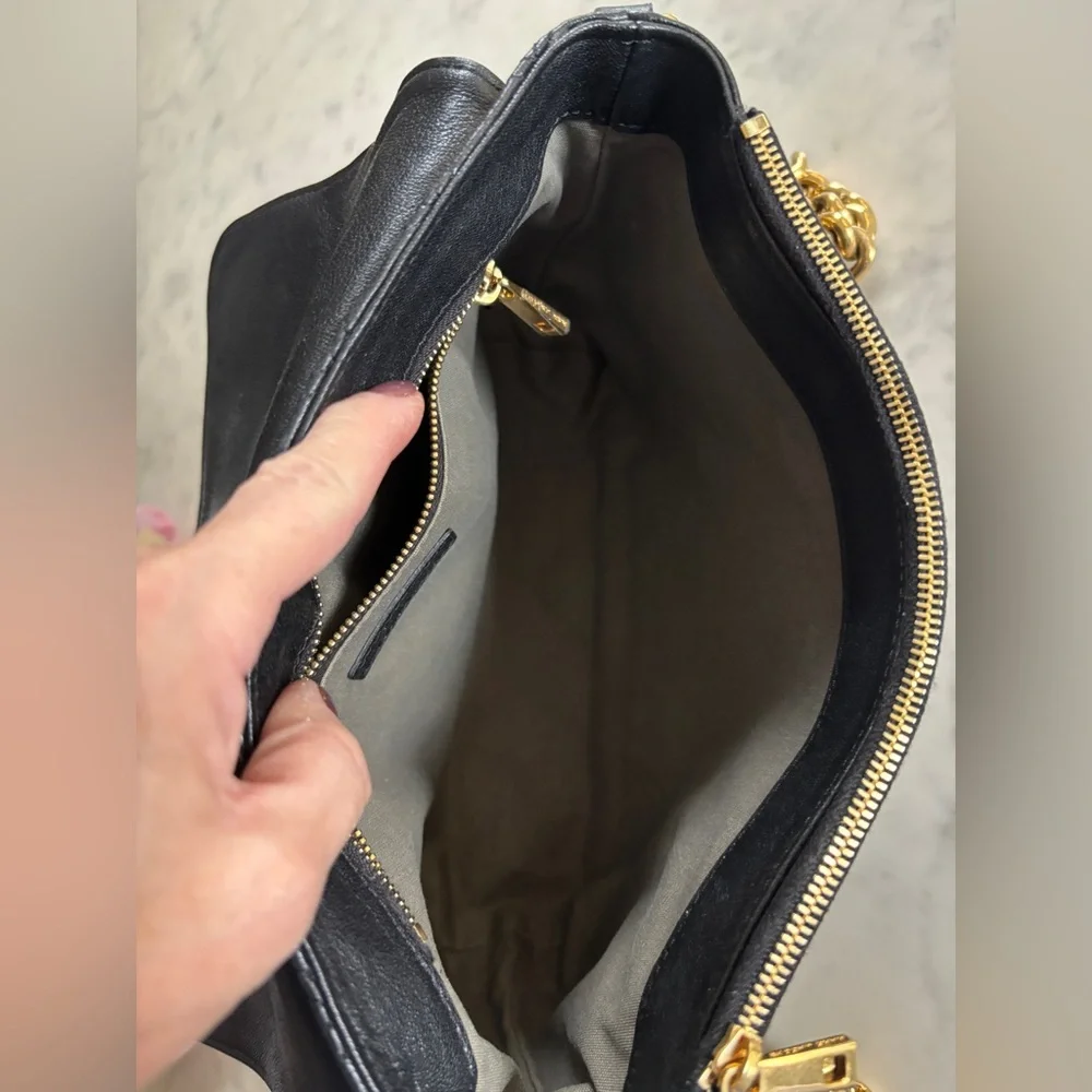 Marc Jacobs Black Quilted Shoulder Bag with Gold Chain - Picture 9 of 16